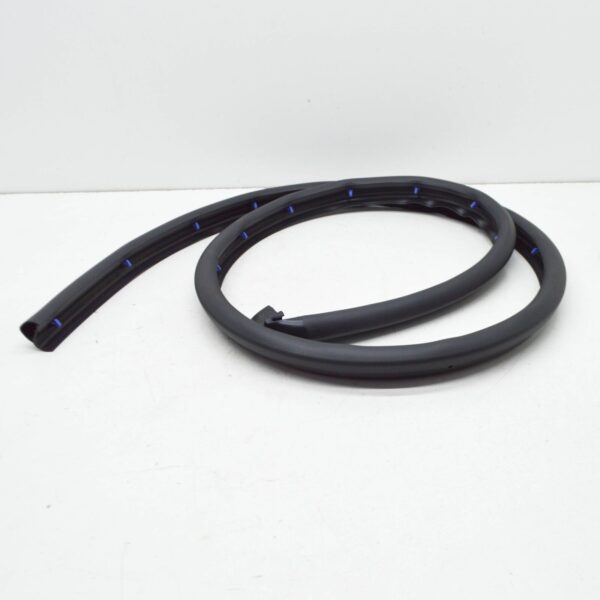 AUDI Q8 4MN Rear Right Seal Panel Strip Seal 4M8833178A ORIGINAL - Image 2