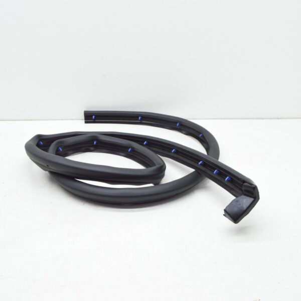 AUDI Q8 4MN Rear Right Seal Panel Strip Seal 4M8833178A ORIGINAL - Image 3
