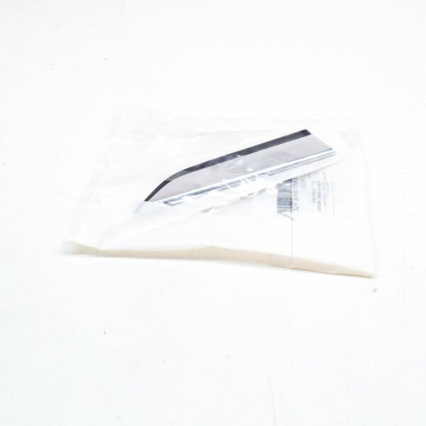 AUDI A5 Convertible 8W6 Front Right Door Chrome Trim 8W6853604APUZ ORIGINAL - Image 2