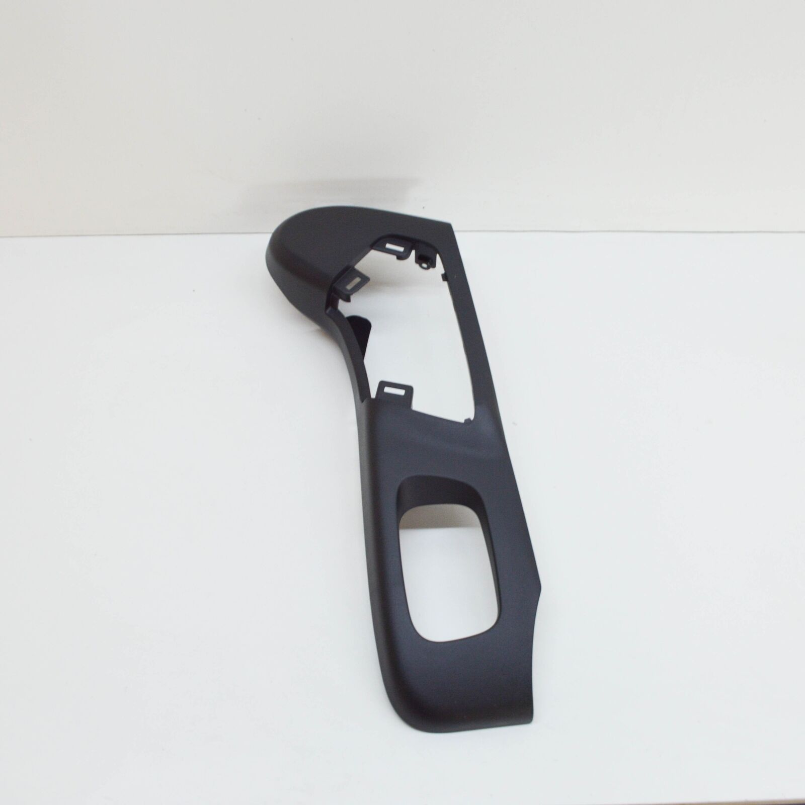 LR DISCOVERY V L462 Front Seat Left Outer Cushion Valance LR161678 ORIGINAL 5 LR DISCOVERY V L462 Front Seat Left Outer Cushion Valance LR161678 ORIGINAL - Image 5