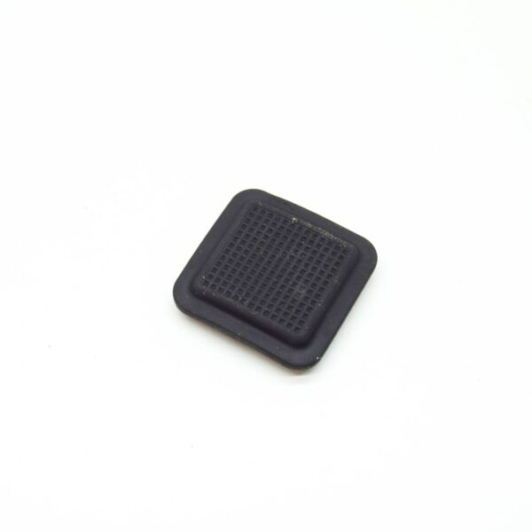 LR DISCOVERY III L319 Rear Lower Tailgate Blanking Plug BYA500011 ORIGINAL - Image 4