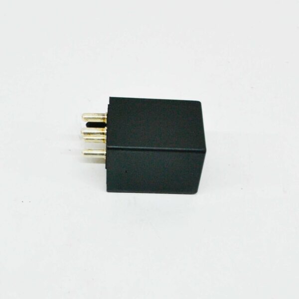 MERCEDES-BENZ Saloon W123 Flasher - Turn Signal Relay A0008211063 ORIGINAL - Image 4