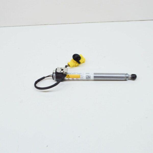 AUDI A4 8W B9 Hood Activator For Pedestrian Protection 8W0823823B ORIGINAL - Image 4