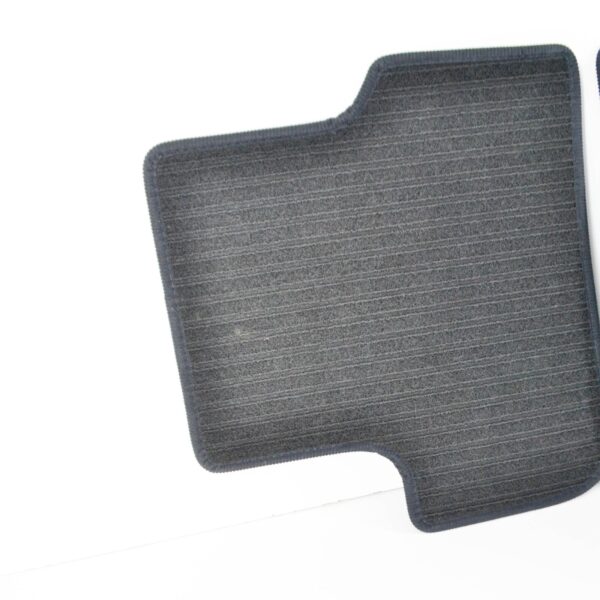 MERCEDES-BENZ GLA X156 Rear Floor Mat Set A17668037009G32 ORIGINAL - Image 4