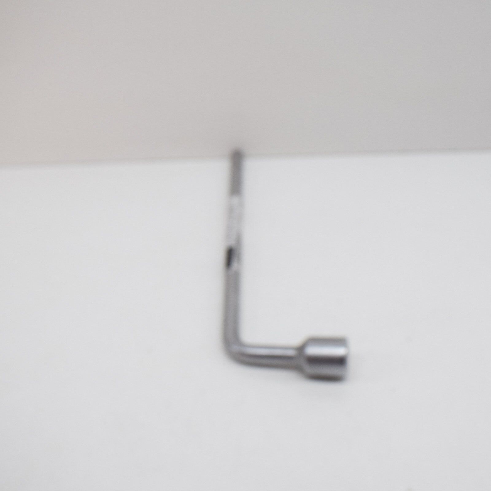 MERCEDES-BENZ E-CLASS W212 Spare Socket Wrench Tool A2215810001 ORIGINAL 1 MERCEDES-BENZ E-CLASS W212 Spare Socket Wrench Tool A2215810001 ORIGINAL