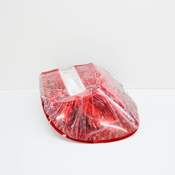 MERCEDES-BENZ GLA X156 Rear Right Outer Taillight A1569060858 ORIGINAL - Image 3