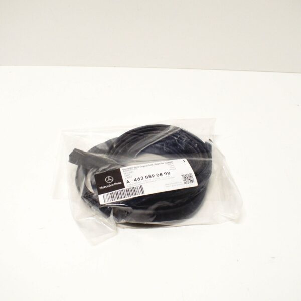 MERCEDES BENZ G W463 Rear Fender Widening Seal A4638890998 ORIGINAL - Image 2
