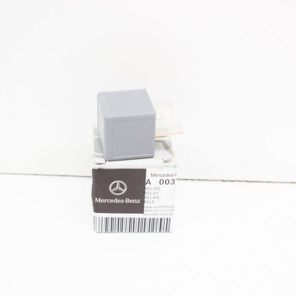 Mercedes Benz Vito 638  Plug Relay A0025422619 ORIGINAL