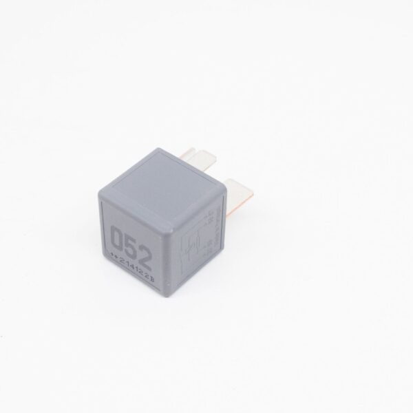Mercedes Benz Vito 638  Plug Relay A0025422619 ORIGINAL - Image 2
