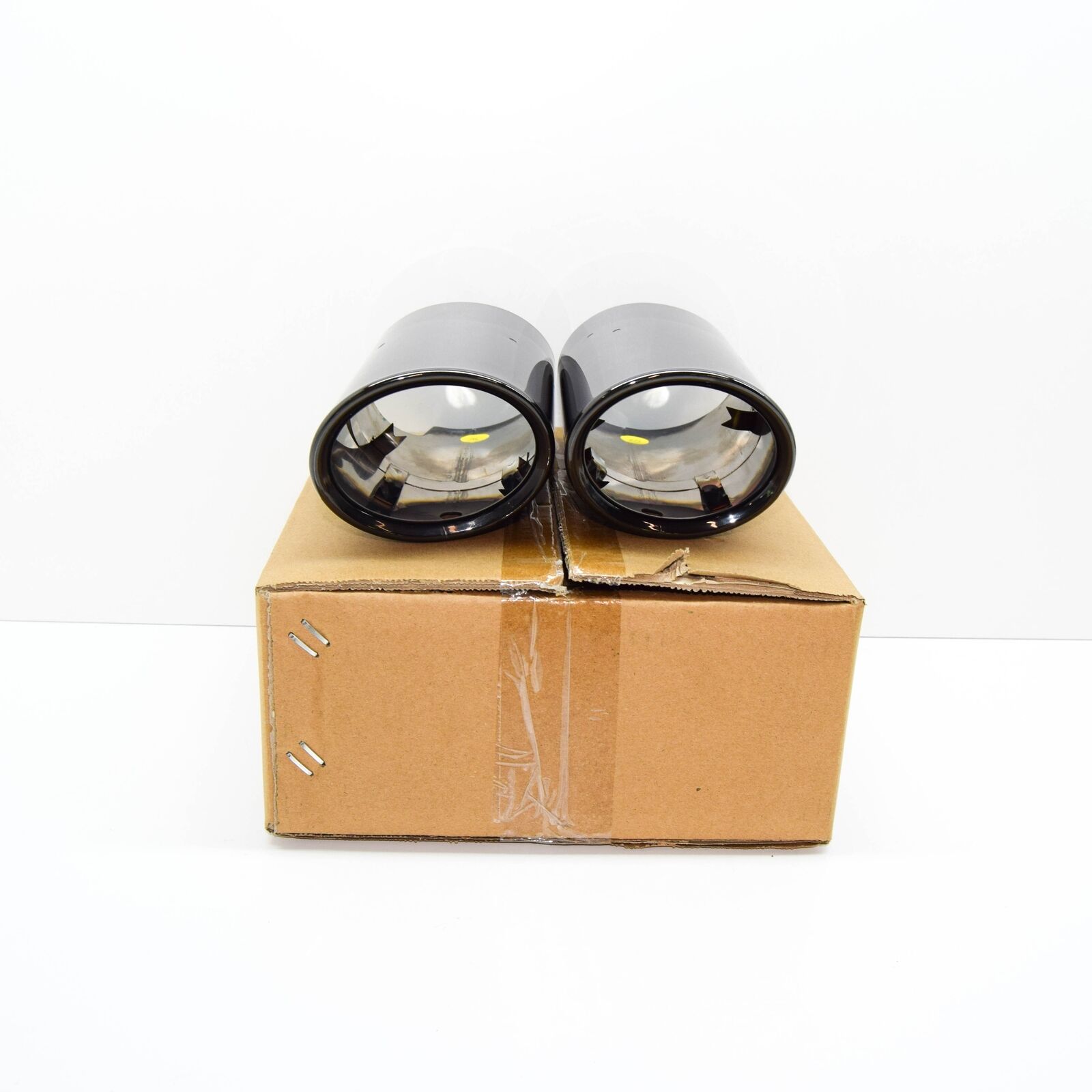 AUDI Q2 SQ2 GA Rear Right Exhaust Tailpipe Trim Set 81A071761C ORIGINAL 1 AUDI Q2 SQ2 GA Rear Right Exhaust Tailpipe Trim Set 81A071761C ORIGINAL