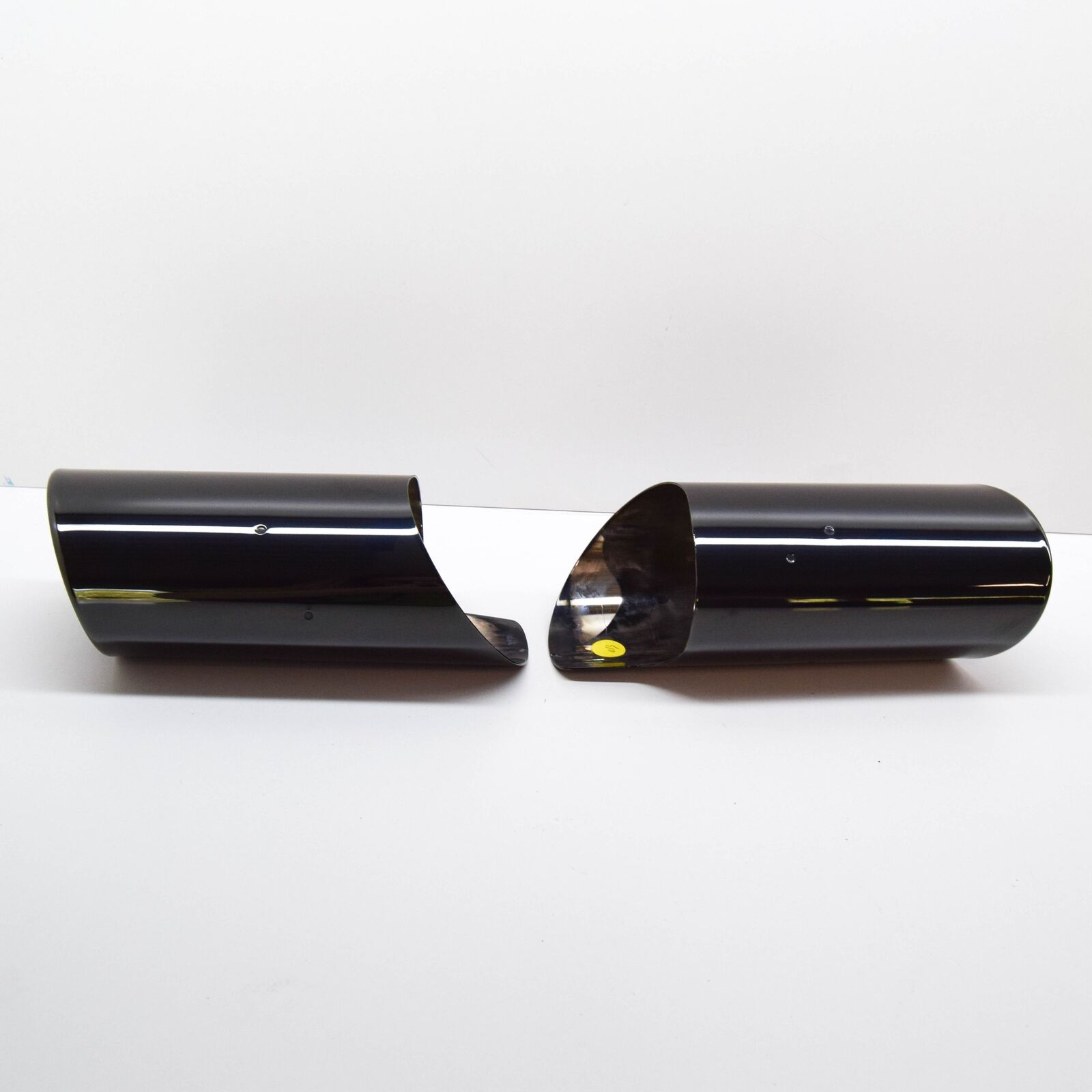 AUDI Q2 SQ2 GA Rear Right Exhaust Tailpipe Trim Set 81A071761C ORIGINAL 4 AUDI Q2 SQ2 GA Rear Right Exhaust Tailpipe Trim Set 81A071761C ORIGINAL - Image 4