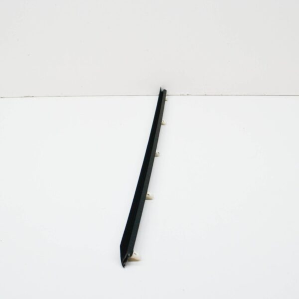 MERCEDES-BENZ C-Class W202 Rear Right Lower Weatherstrip A2026901082 ORIGINAL - Image 2