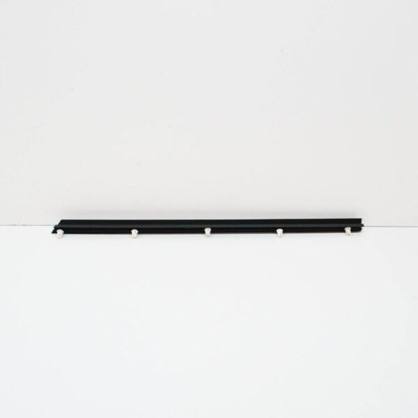MERCEDES-BENZ C-Class W202 Rear Right Lower Weatherstrip A2026901082 ORIGINAL - Image 3