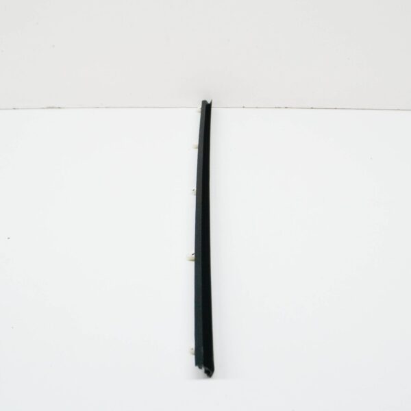 MERCEDES-BENZ C-Class W202 Rear Right Lower Weatherstrip A2026901082 ORIGINAL - Image 4