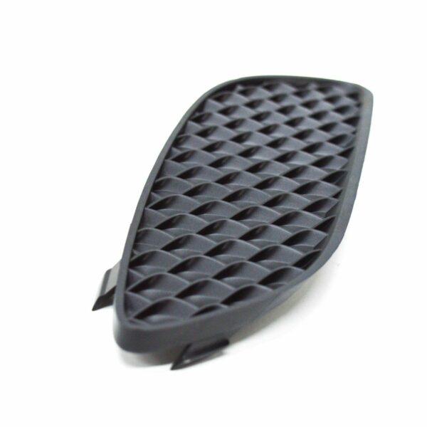 MERCEDES-BENZ A W176 Front Bumper Right Grille Cover A1768853622 ORIGINAL - Image 3