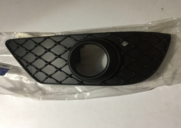 MERCEDES-BENZ C W204 Front Bumper Right Grille Cover A2048803124 ORIGINAL