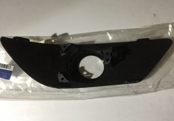 MERCEDES-BENZ C W204 Front Bumper Right Grille Cover A2048803124 ORIGINAL - Image 2