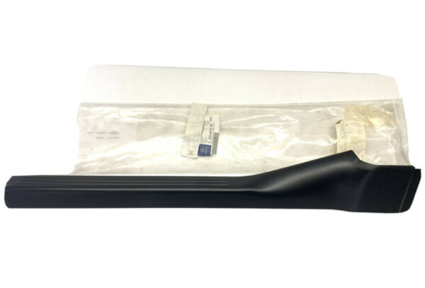 MERCEDES-BENZ C W203 Front Right Inside Rail Trim A20368626369051 ORIGINAL