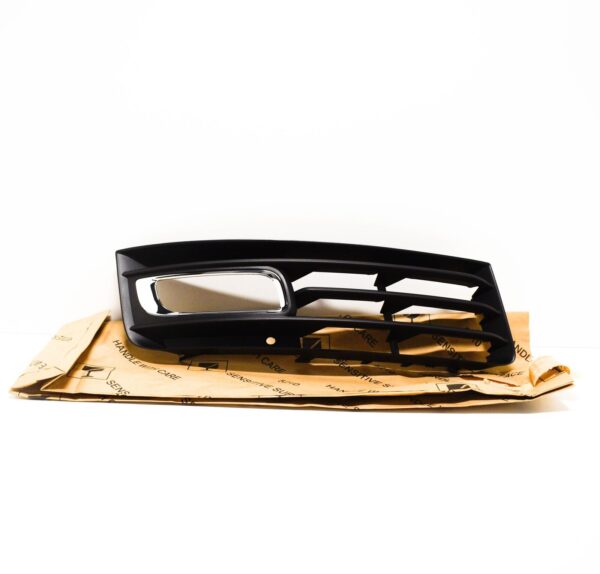 Audi A8 4E Front Bumper Right Fog Light Grill 4E0807680K ORIGINAL