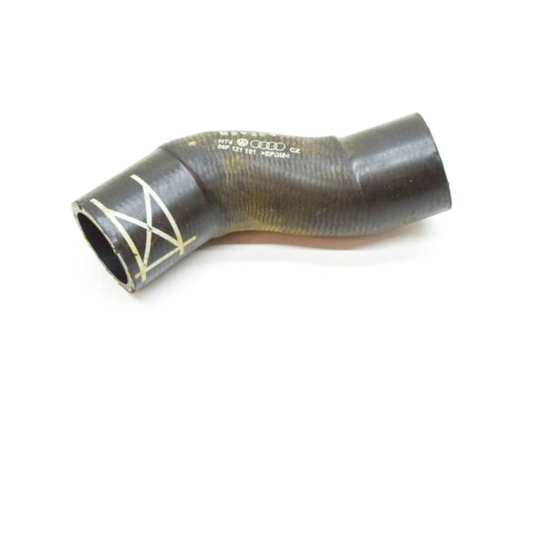 AUDI A3 8P Engine Coolant Hose 06F121101 ORIGINAL - Image 5