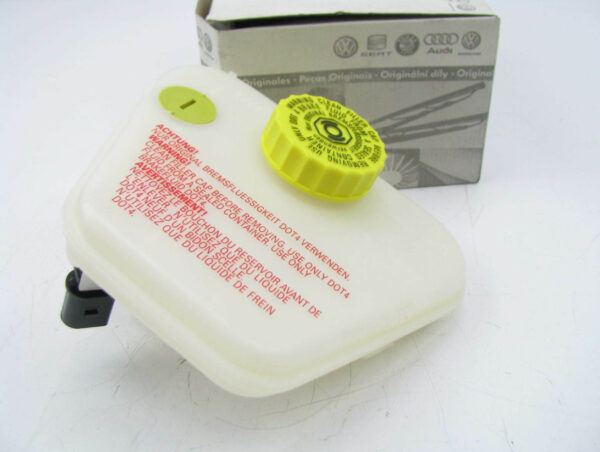 AUDI A8 D3 4E Brake Master Cylinder Fluid Reservoir 4E0611301A ORIGINAL