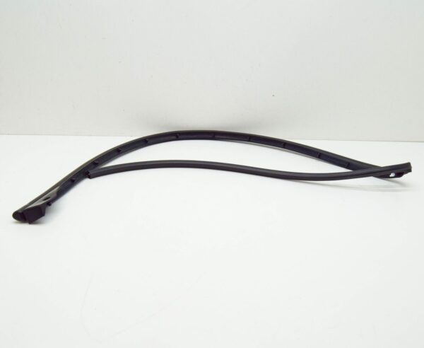 PEUGEOT 3008 T84 Front Right Door Side Sill Seal 9025P6 ORIGINAL - Image 2