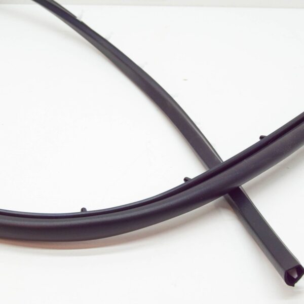 PEUGEOT 3008 T84 Front Right Door Side Sill Seal 9025P6 ORIGINAL - Image 4