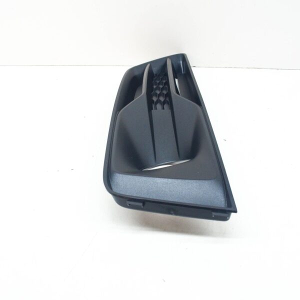 AUDI A4 Avant B9 Front Right Bumper Upper Grille 8W0807682Q9B9 ORIGINAL - Image 3