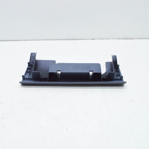 AUDI A6 C8 Avant Rear Left Jack Socket End Cap 4G0853869AGRU ORIGINAL - Image 2