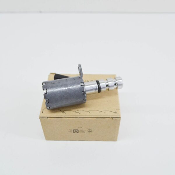 AUDI A3 Sportback 8V Engine Oil Pump Operating Valve  04L906455B ORIGINAL