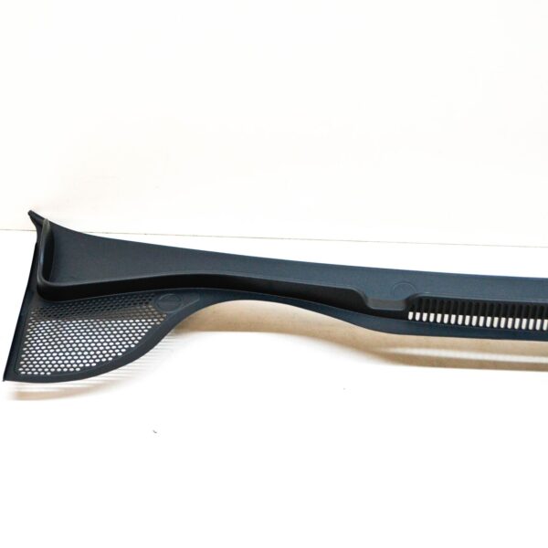 Volkswagen Polo 6R Front Wiper Cover Cowl 6R1819415C 9B9  GENUINE NEW - Image 3