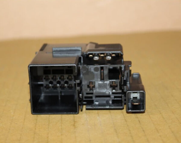 VW POLO AW MK6 Relay Plate 2Q0937507G ORIGINAL - Image 3