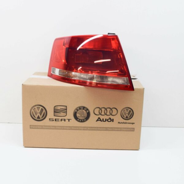 AUDI A4 Convertible B7 Rear Left Tail Light RHD 8H0945095D ORIGINAL
