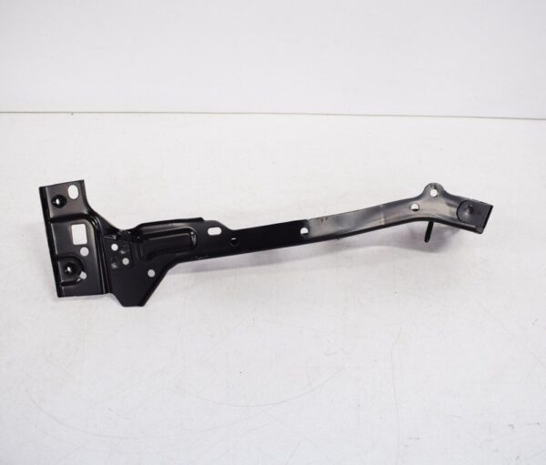 AUDI A5 8T Front Right Fender Bracket Holder 8W6821132B ORIGINAL - Image 2