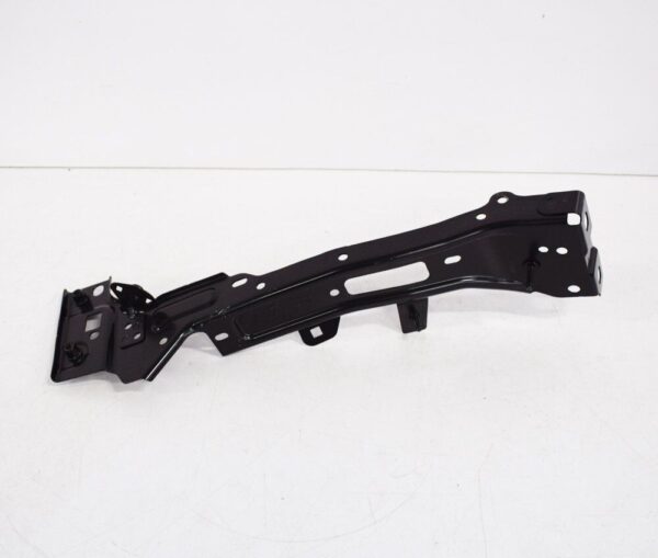 AUDI A5 8T Front Right Fender Bracket Holder 8W6821132B ORIGINAL - Image 3