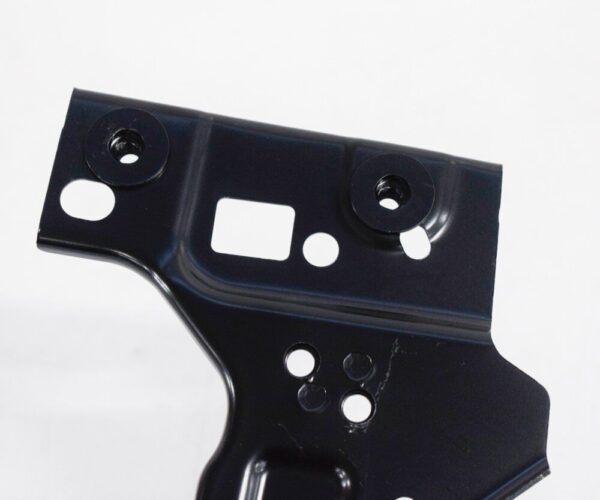 AUDI A5 8T Front Right Fender Bracket Holder 8W6821132B ORIGINAL - Image 4