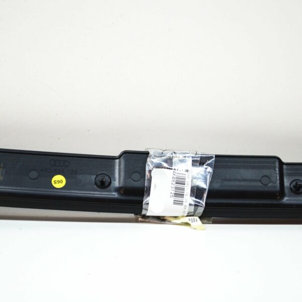 AUDI A6 S6 C8 Front Bumper Center Rubber Seal 4K0823125 ORIGINAL - Image 3