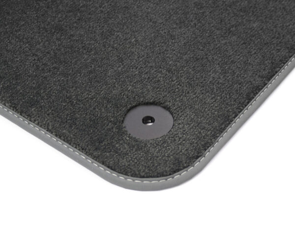 AUDI Q8 Rear Floor Mat Set 4M8061276MNO ORIGINAL - Image 2