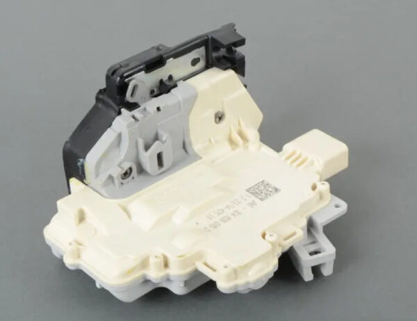 AUDI Q7 4L Rear Left Door Lock 3C4839015D ORIGINAL