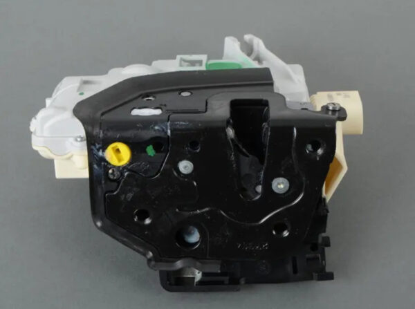 AUDI Q7 4L Rear Left Door Lock 3C4839015D ORIGINAL - Image 3