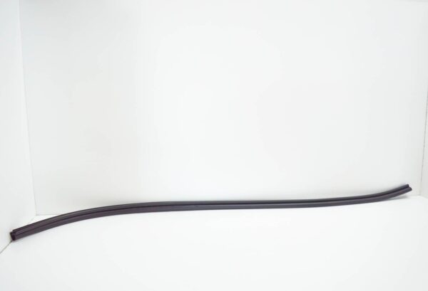 AUDI A3 8P Bonnet Water Box Rubber Seal 8P0823723B ORIGINAL - Image 2