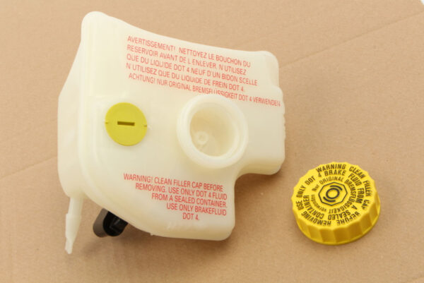 AUDI R8 Spyder 42 Brake Fluid Reservoir 3D0611301B ORIGINAL