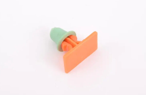 NEW MB ML W163 FRONT DOOR PROTECTIVE STRIP SNAP FASTENER A0029884181 ORIGINAL