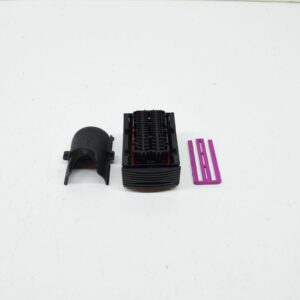 NEW AUDI A1 SPORTBACK GB FLAT CONTACT HOUSING 5Q0906379