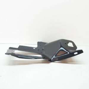 NEW VOLKSWAGEN POLO AW REAR LEFT TAILLIGHT MOUNT BRACKET 2G6813327C