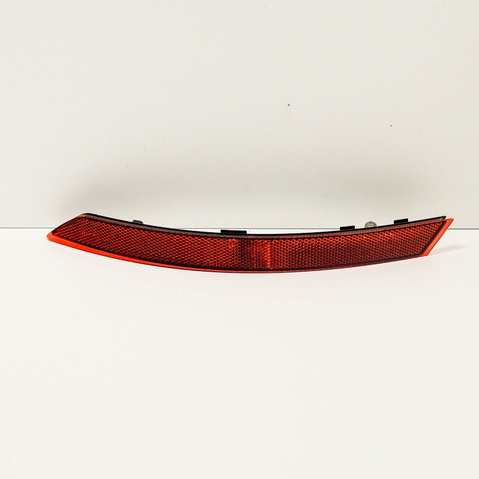 NEW AUDI A4 B9 LIGHT REFLECTOR REAR LEFT 8W0945105D 1 NEW AUDI A4 B9 LIGHT REFLECTOR REAR LEFT 8W0945105D