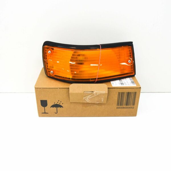 NEW BMW 5 E28 FRONT LEFT TURN CORNER LIGHT INDICATOR 1373297 63131373297