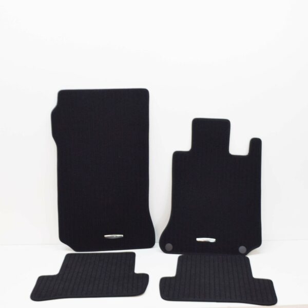 NEW MB C W204 FRONT FLOOR MATS RHD A2046805048649G32