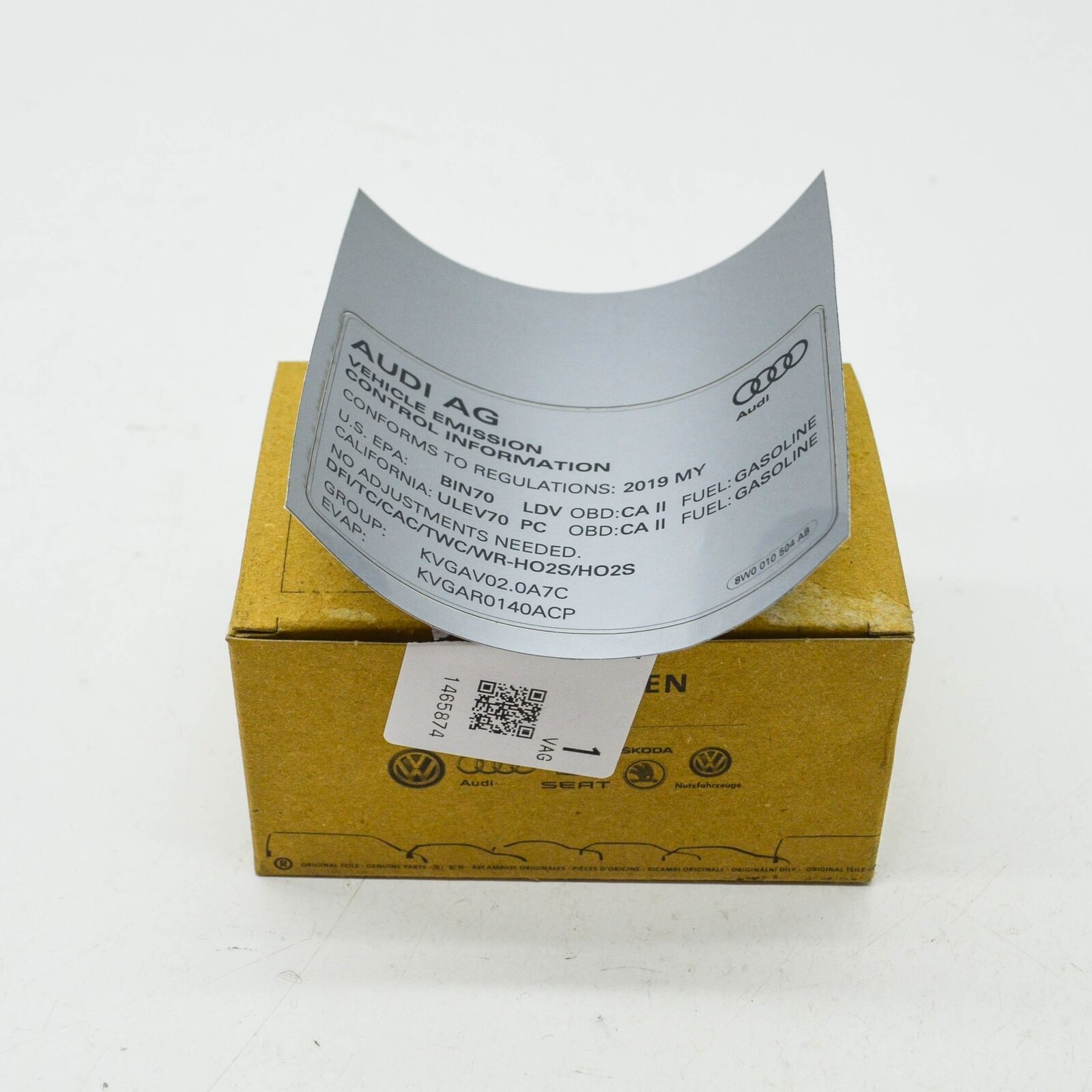 NEW AUDI A4 B9 EMMISION DATA PLATE 8W0010504AB ORIGINAL 1 NEW AUDI A4 B9 EMMISION DATA PLATE 8W0010504AB ORIGINAL