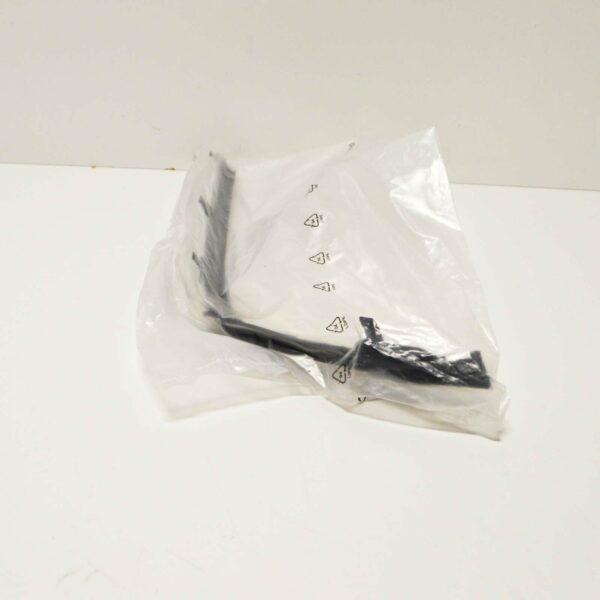 NEW MERCEDES-BENZ C W202 RIGHT SIDE HEADLIGHT SEAL A2028261280
